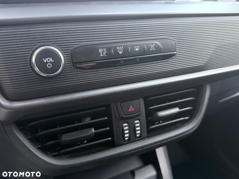 Ford Transit Courier - 21