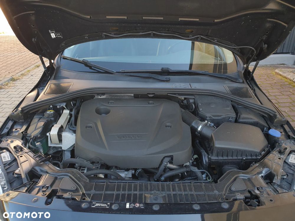 Volvo V60 D3 Geartronic Summum - 19