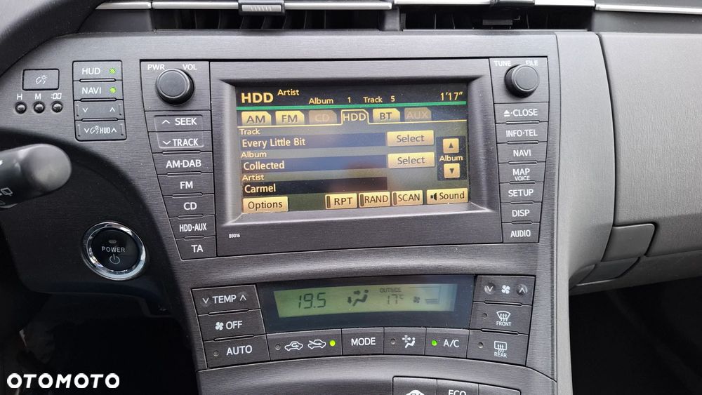 Toyota Prius (Hybrid) Comfort - 14