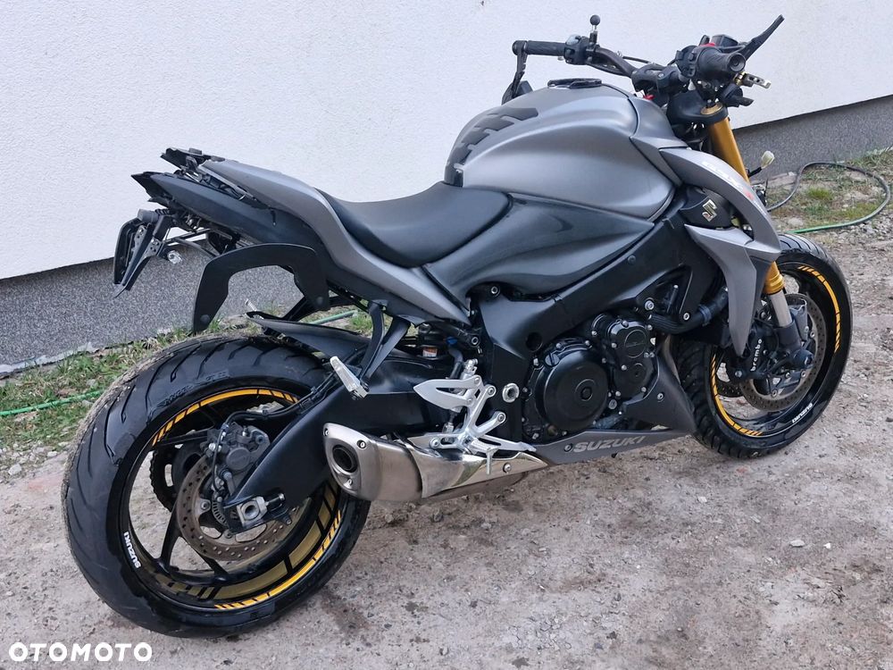 Suzuki GSX - 9