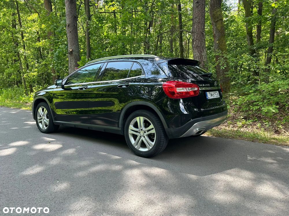 Mercedes-Benz GLA 250 4-Matic - 16
