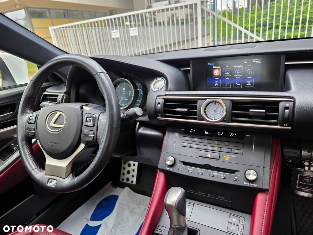 Lexus RC - 9