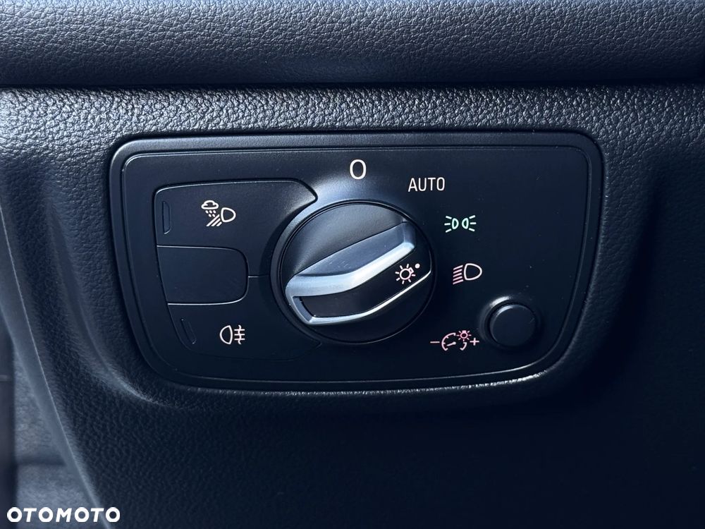 Audi A6 Avant 2.0 TDI Ultra S tronic - 25