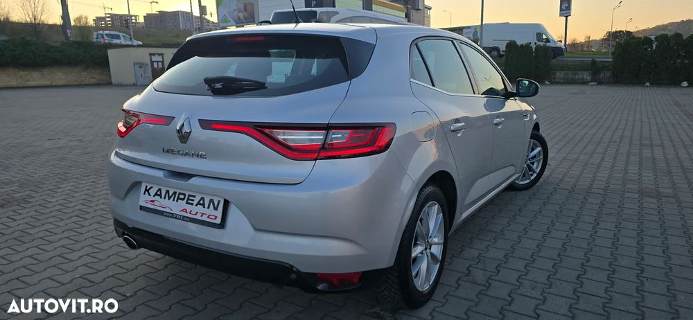 Renault Megane - 5