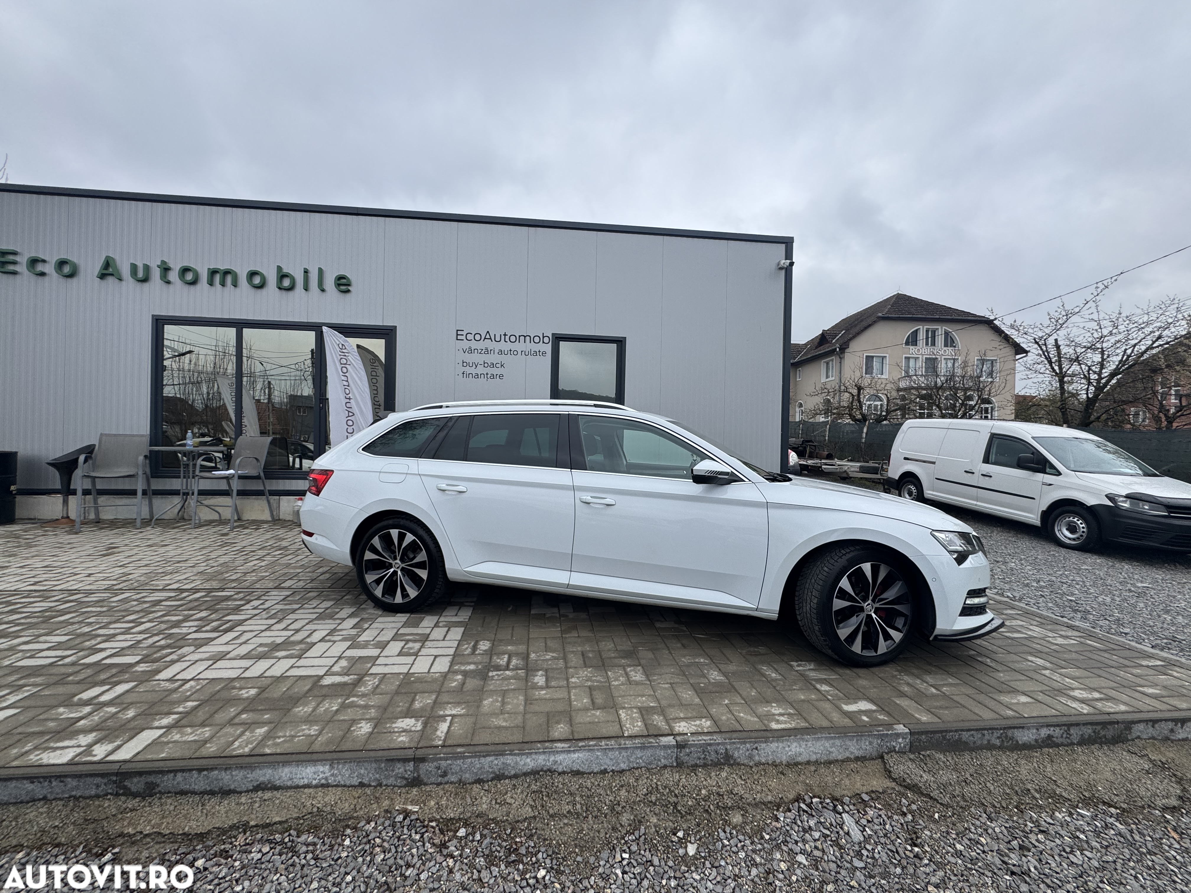Skoda Superb 2.0 TDI DSG Sportline - 9
