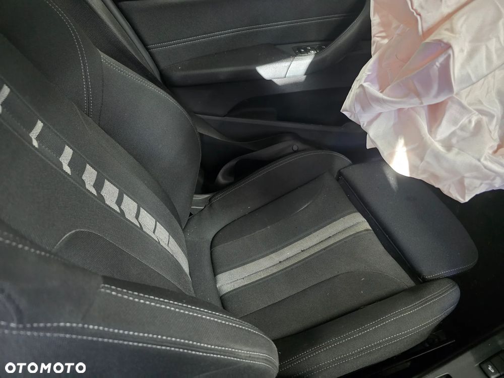 BMW X1 xDrive18d - 16