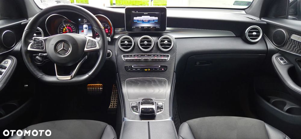 Mercedes-Benz GLC 250 4Matic 9G-TRONIC AMG Line - 14