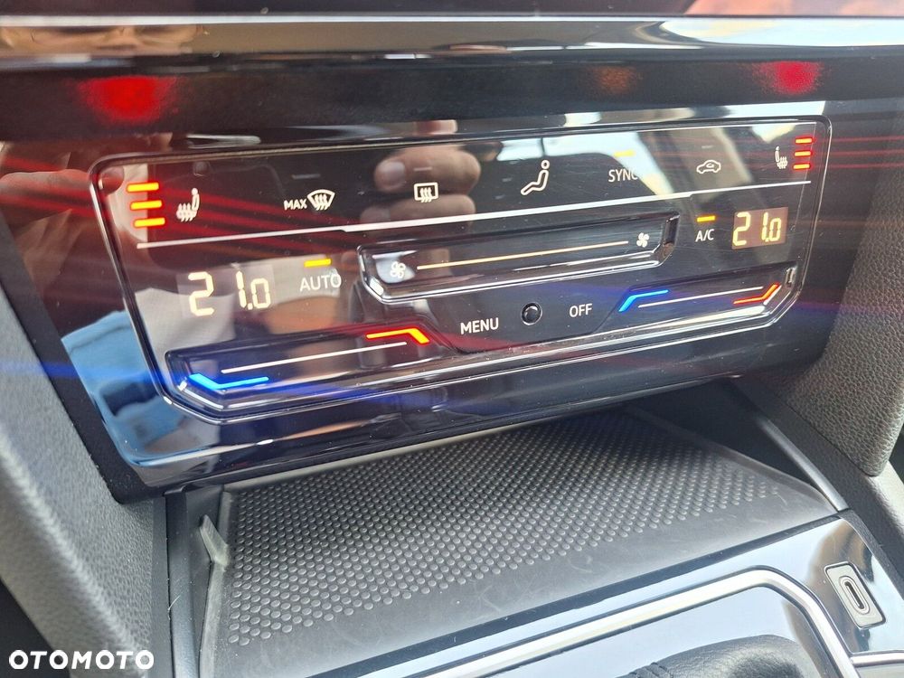 Volkswagen Passat - 34