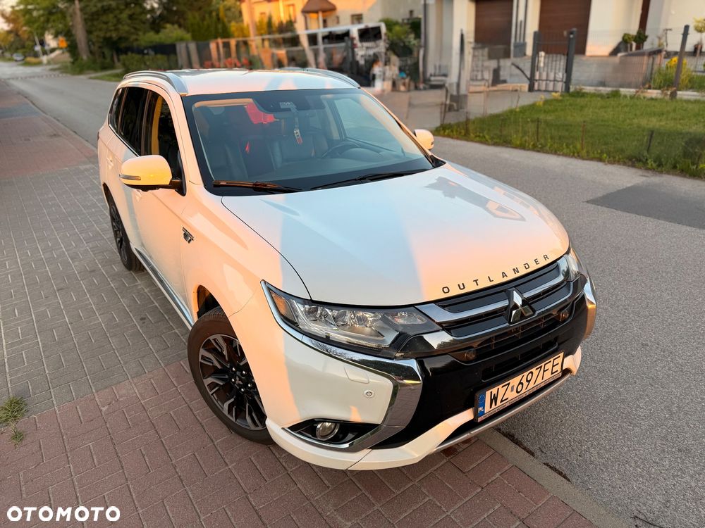 Mitsubishi Outlander 2.0 Instyle Navi 4WD CVT - 4