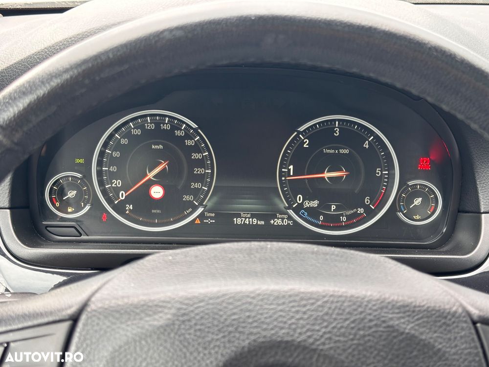 BMW Seria 5 520d xDrive AT - 11