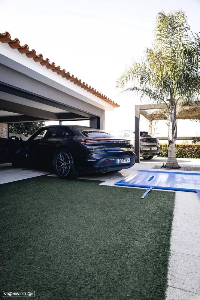 Porsche Taycan Standard - 29