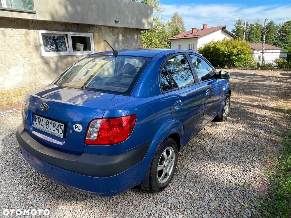 Kia Rio 1.4 Family - 4