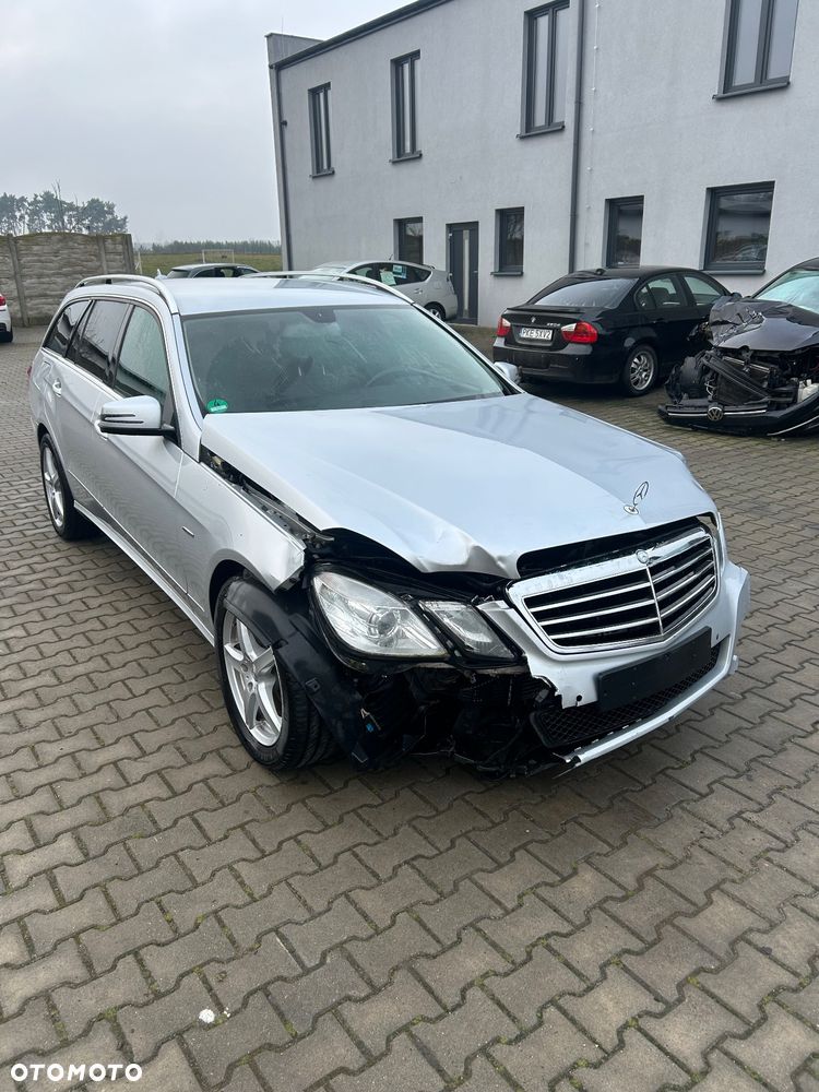 Mercedes-Benz Klasa E 250 CGI BlueEFFICIENCY Automatik Avantgarde - 3