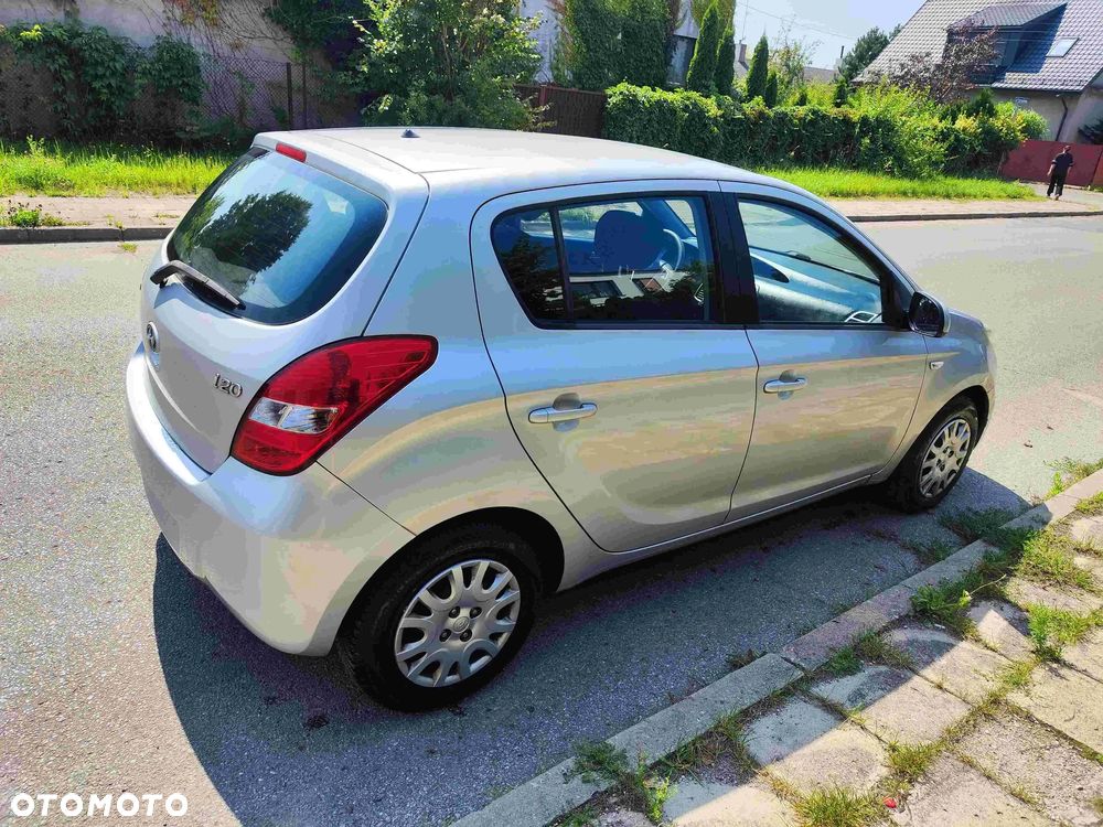 Hyundai i20 1.2 FIFA WM Edition - 11