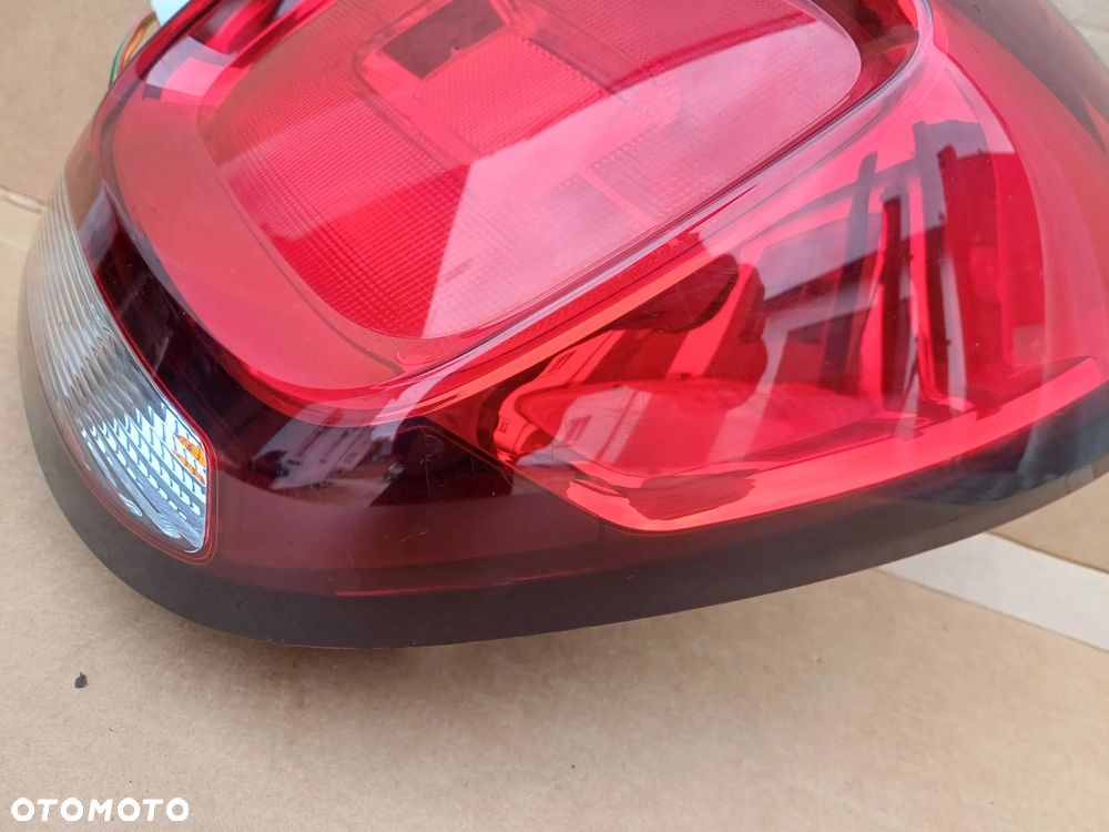 Citroen C1 II lampa prawy tył 5 drzwi 14- - 7