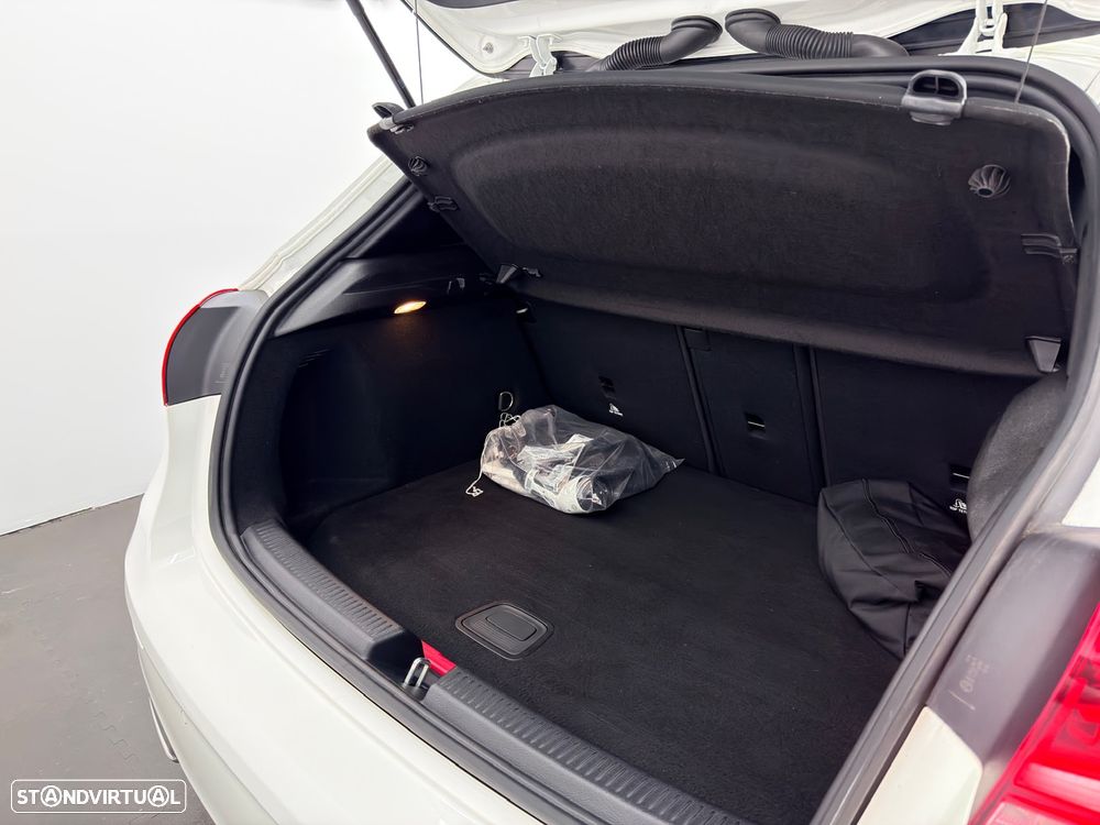 Mercedes-Benz A 250 e 8G-DCT Edition AMG Line - 33