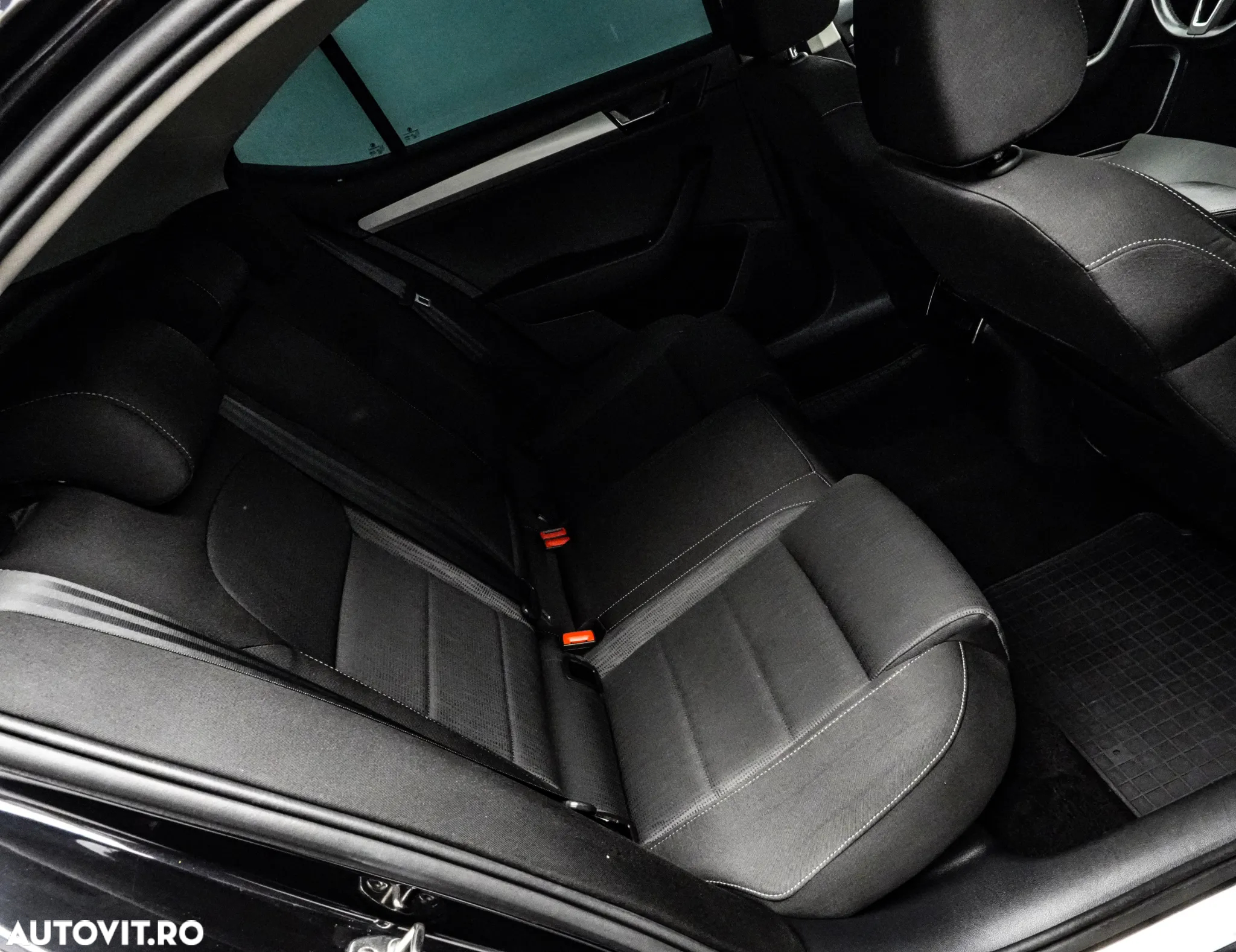 Skoda Superb 1.6 TDI DSG Ambition - 16