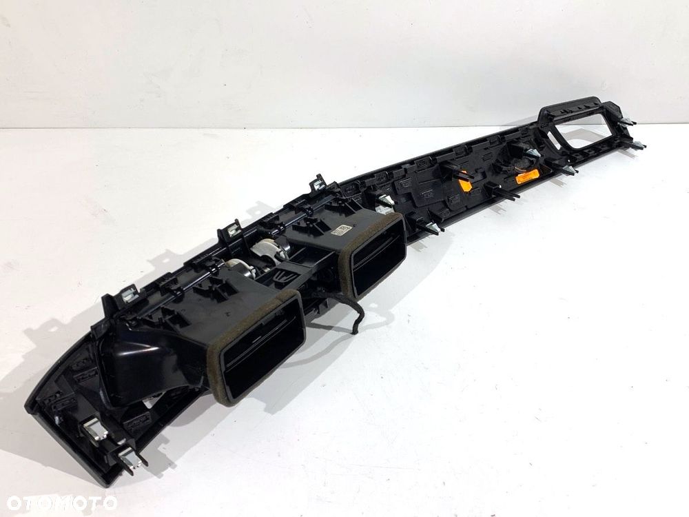 KRATKA NAWIEWU PRZÓD  BMW X1 (F48) 2014 - 2022 sDrive 18 i 103 kW [140 KM] benzyna 2017 - 2022 - 4