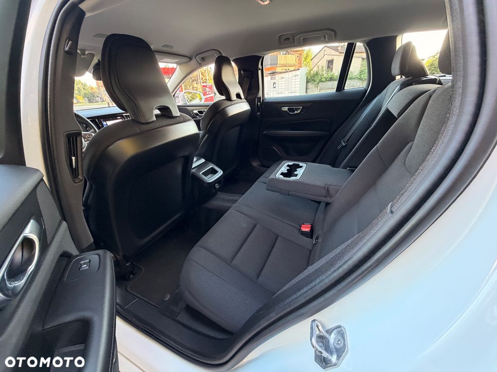 Volvo V60 T4 Geartronic Momentum Pro - 9