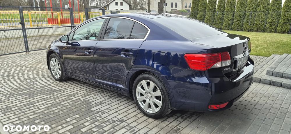 Toyota Avensis 2.0 D-4D Luna - 4
