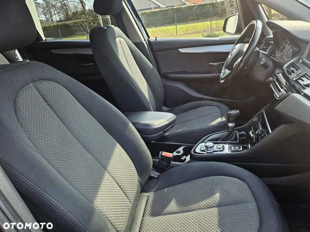 BMW Seria 2 216d Sport Line - 26