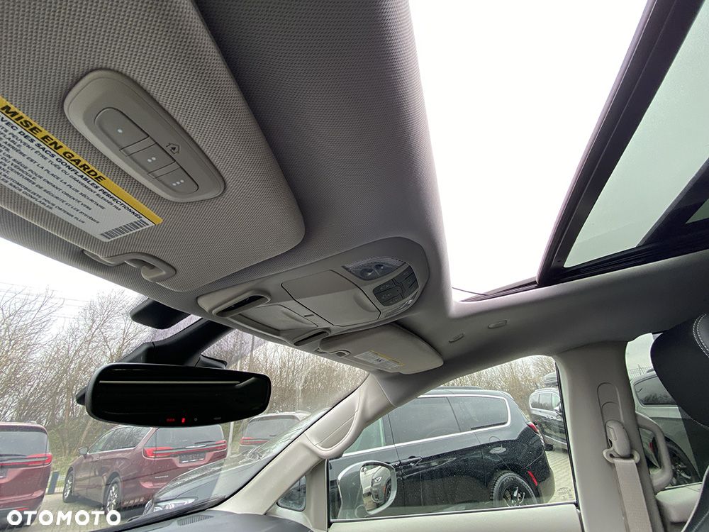 Chrysler Pacifica - 25