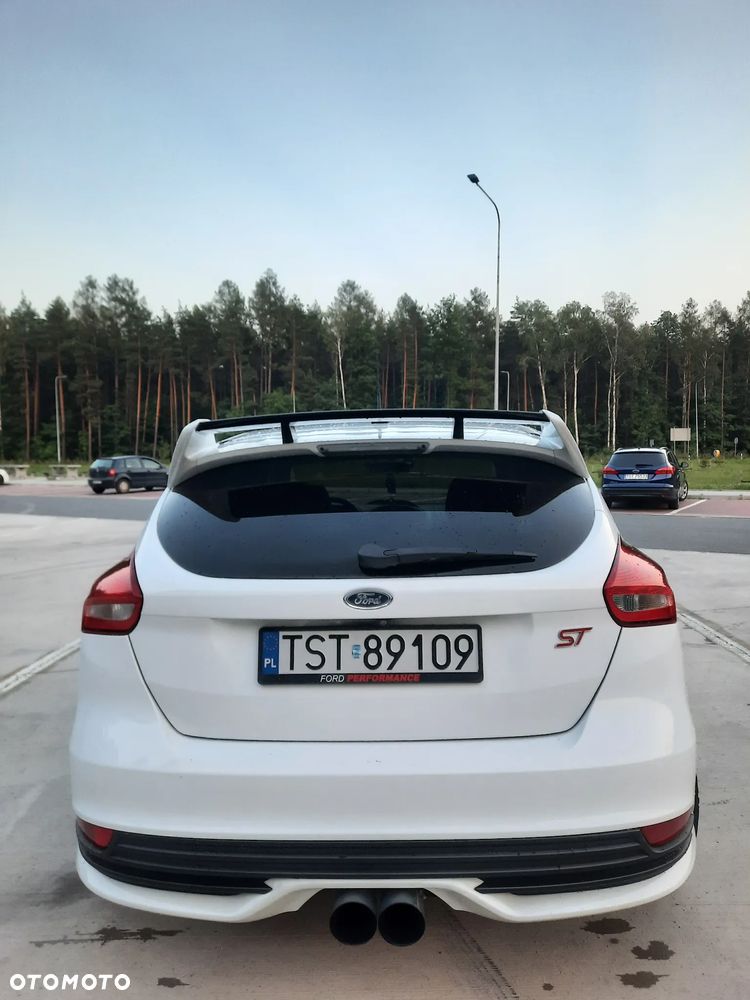 Ford Focus 2.0 EcoBoost ST - 8