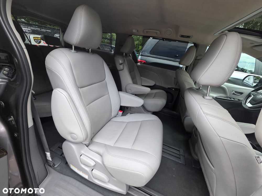 Toyota Sienna - 19