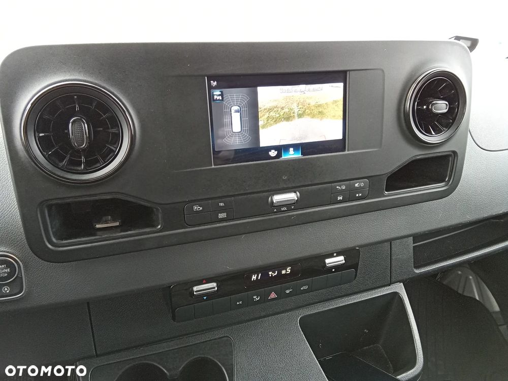 Mercedes-Benz SPRINTER - 32