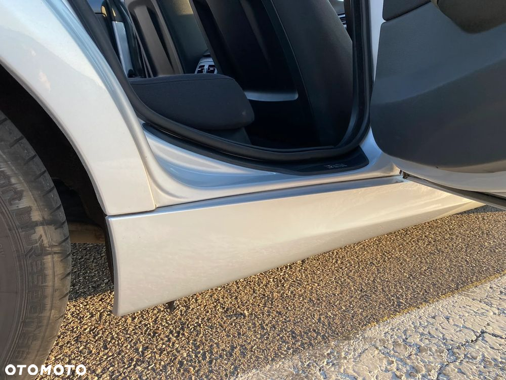 BMW Seria 3 318i - 20