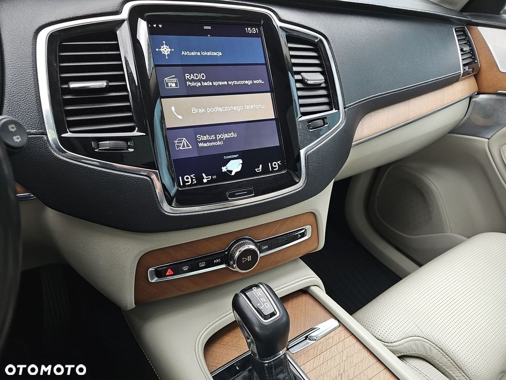 Volvo XC 90 - 23