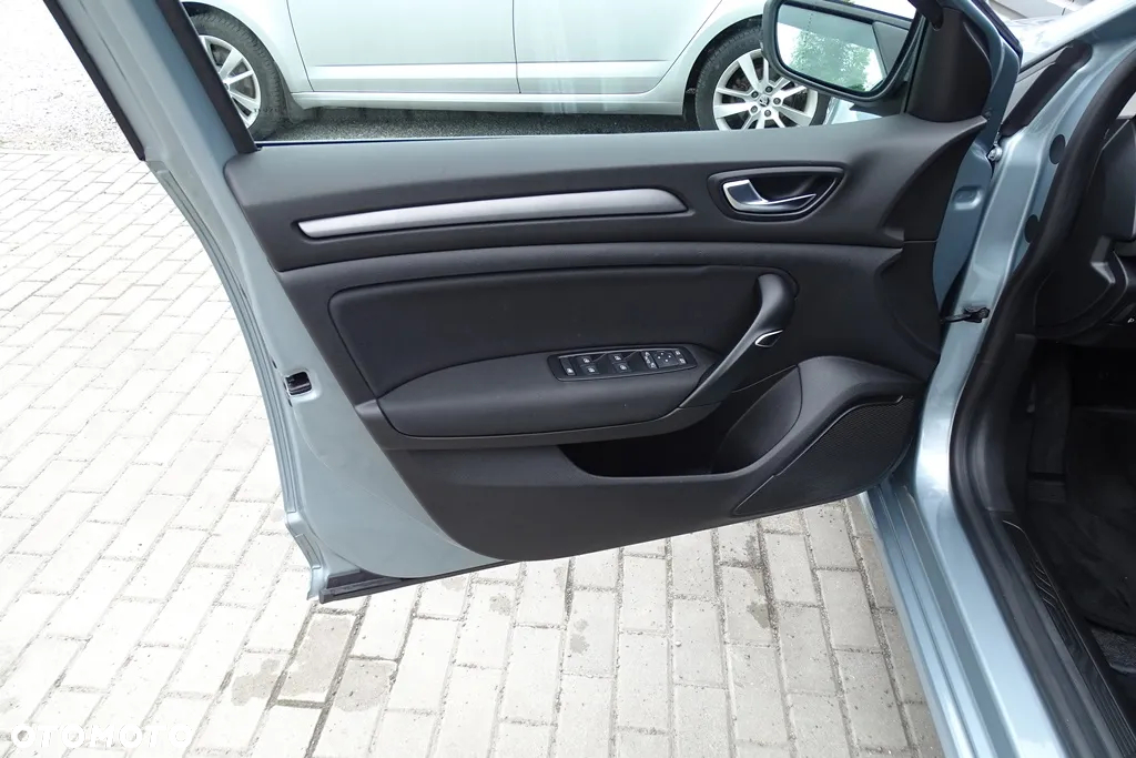 Renault Megane ENERGY TCe 140 EDC LIMITED - 18