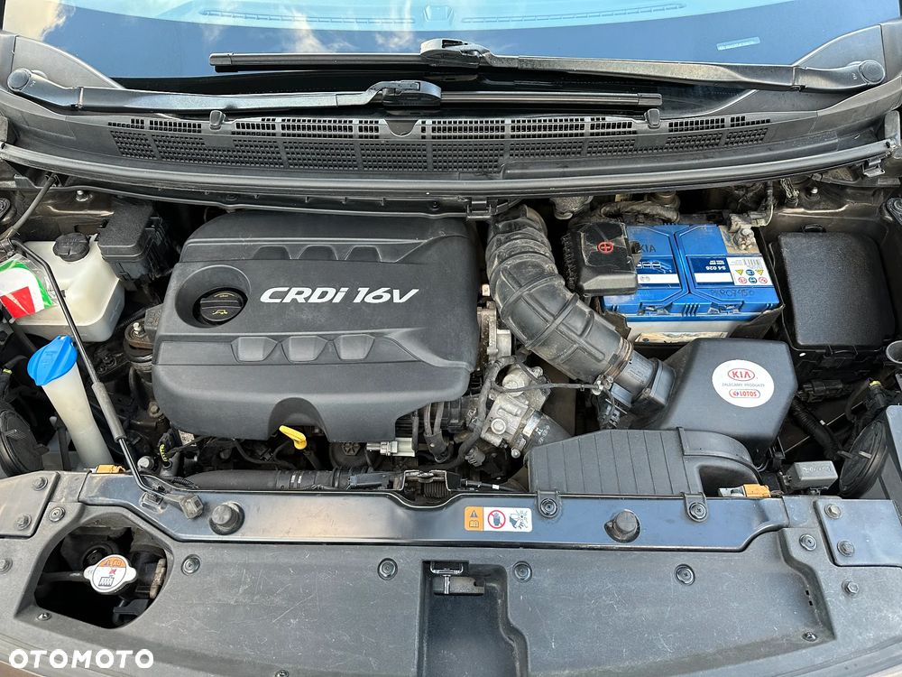 Kia Carens - 27