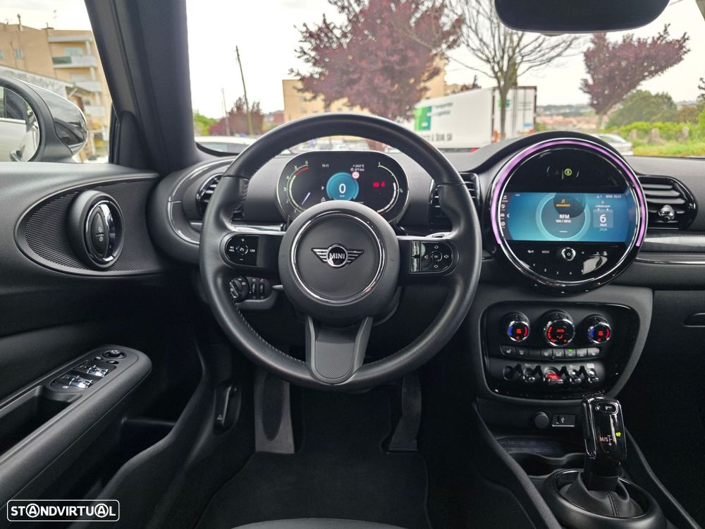 MINI Clubman Cooper D Premium Essential Auto - 23