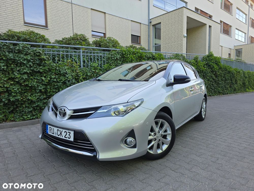 Toyota Auris - 1