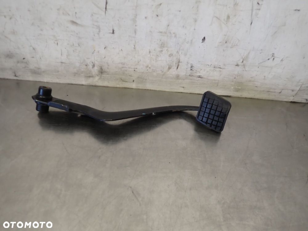 PEDAŁ HAMULCA PEUGEOT 205 1.8 - 3