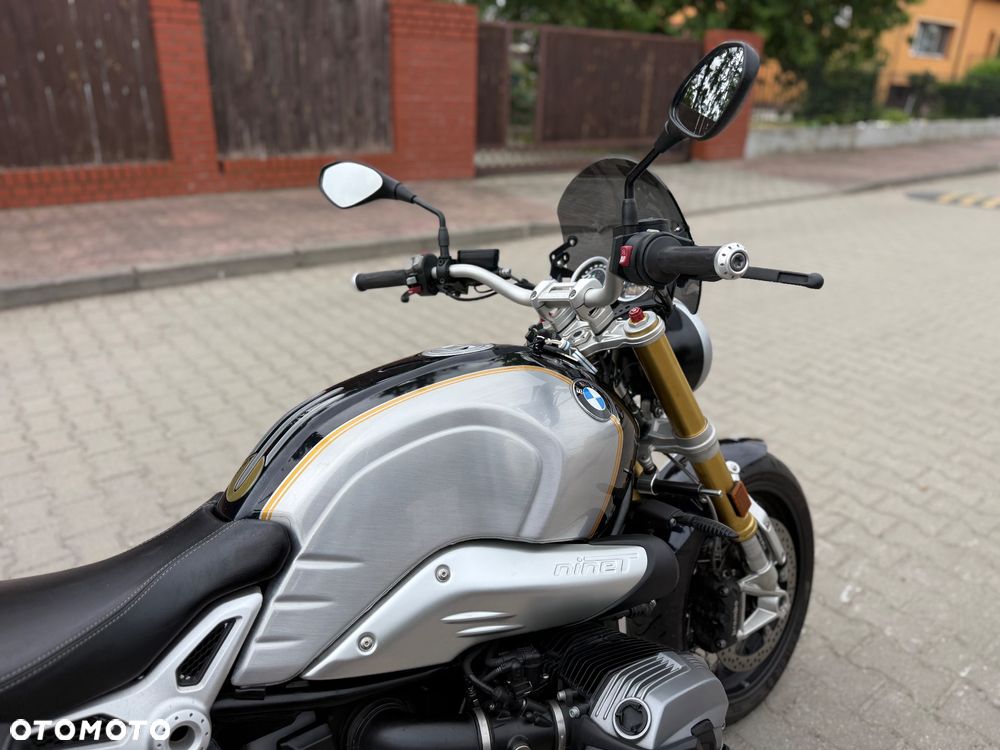 BMW R - 9