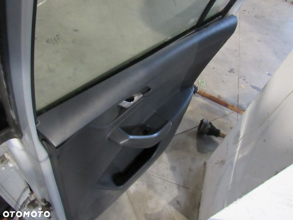 skoda rapid tył prawe drzwi hb 2015r - 5