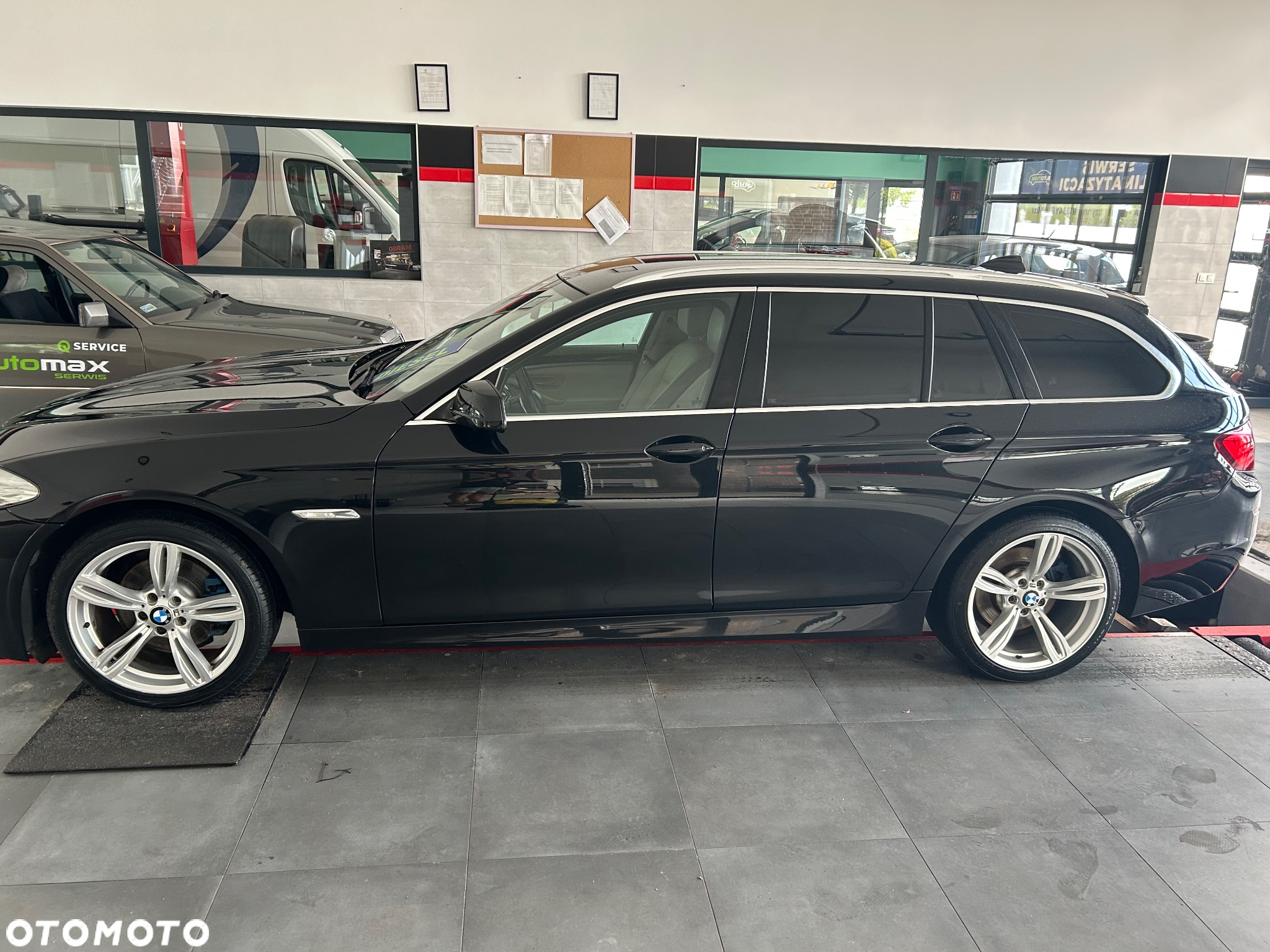BMW Seria 5 520d Touring Edition Fleet Sport - 4