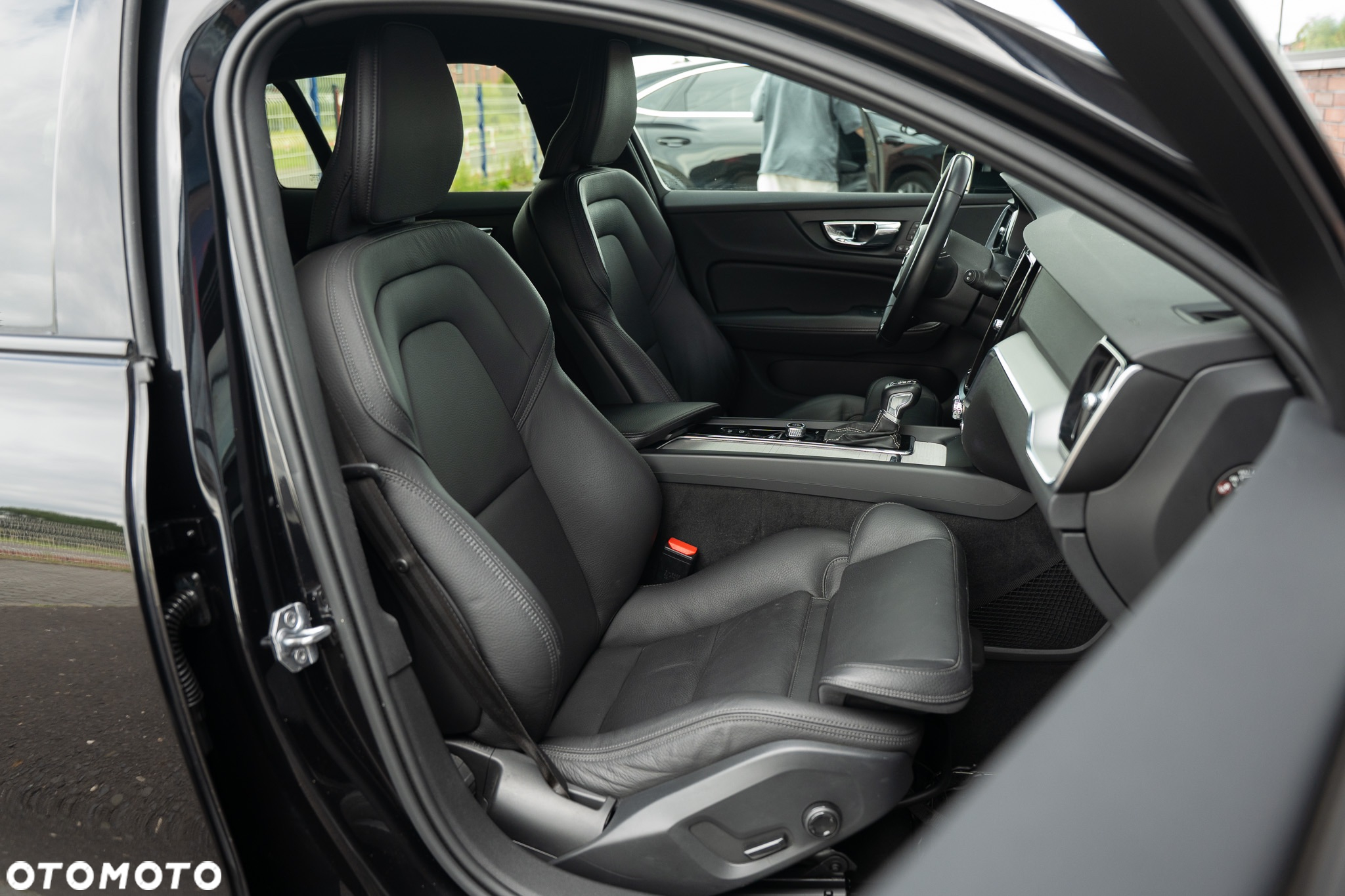 Volvo V60 D3 Geartronic R-Design - 23