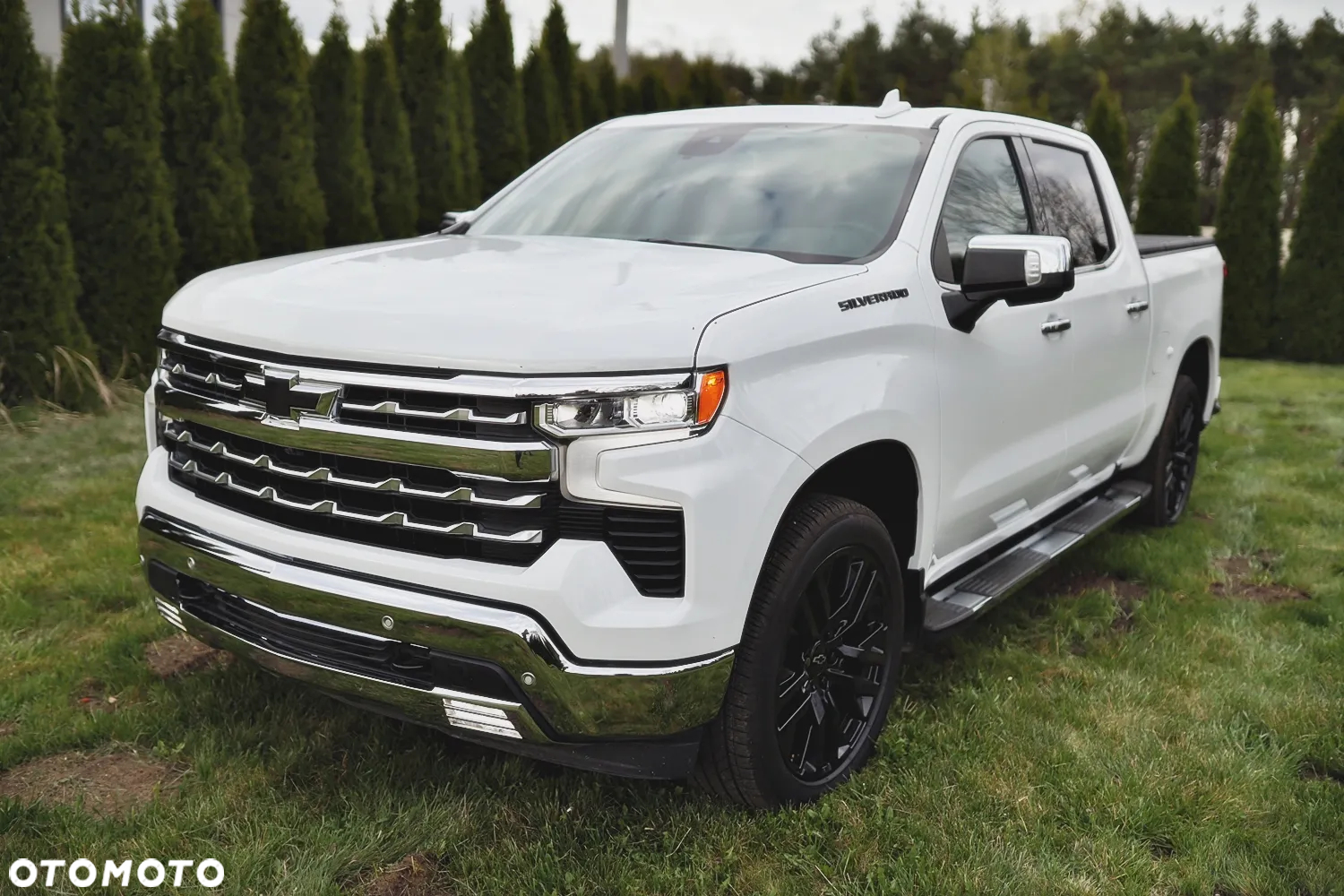 Chevrolet Silverado - 2