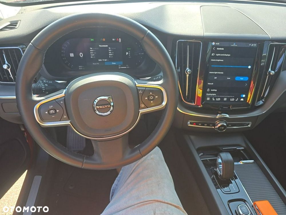 Volvo XC 60 T8 Plug-In Hybrid AWD Core - 9