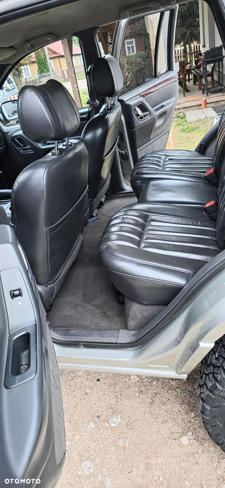Jeep Grand Cherokee - 25