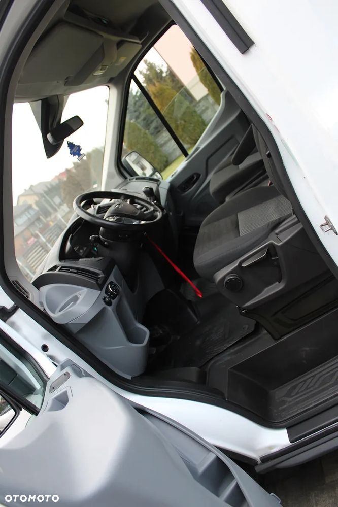 Ford Transit - 26