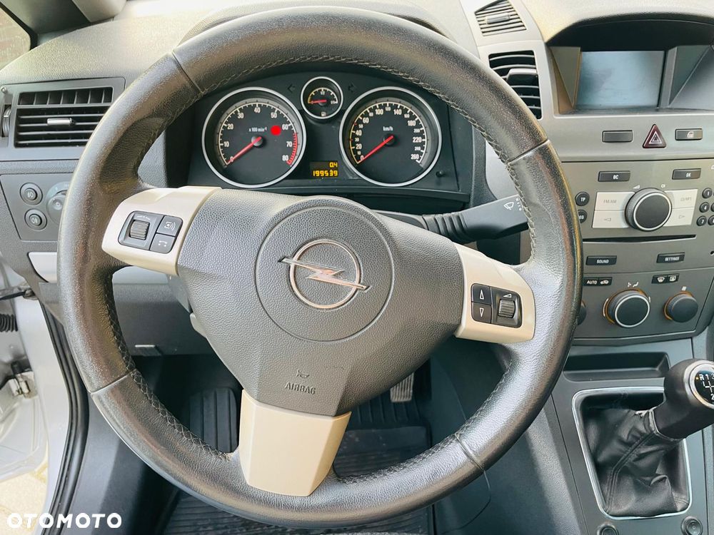Opel Zafira - 25