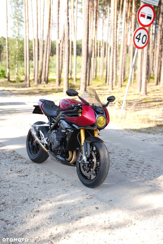 Triumph Speed Triple - 1