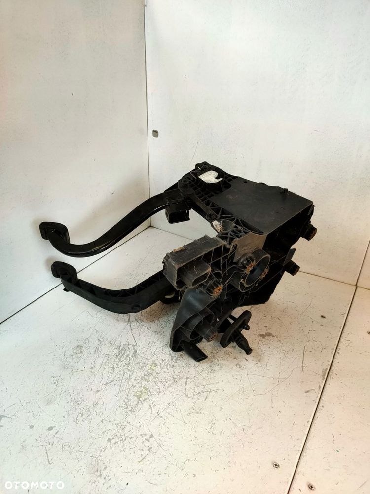 pedały sprzęgła hamulca kpl opel meriva b 13362473 - 3