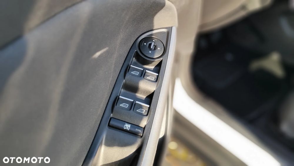 Ford Focus 1.6 Ambiente - 31