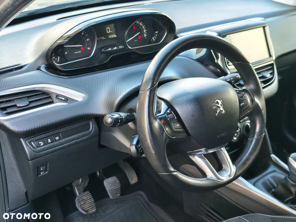 Peugeot 2008 1.6 BlueHDi Style - 17