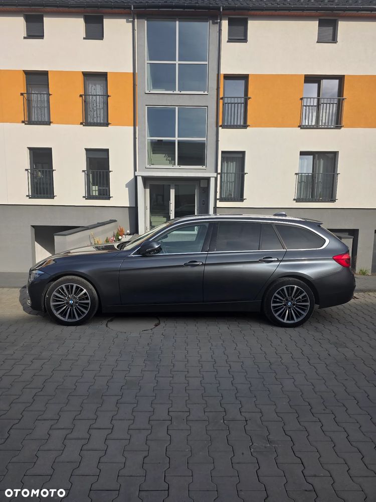 BMW Seria 3 320i xDrive Luxury Line - 2